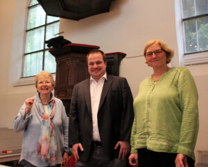 Von links nach rechts: Hanna Köhlen (Presbyteriumsvorsitzende), Patrick Nilgen (Diakon), Anne Benninghoff (Pfarrerin)